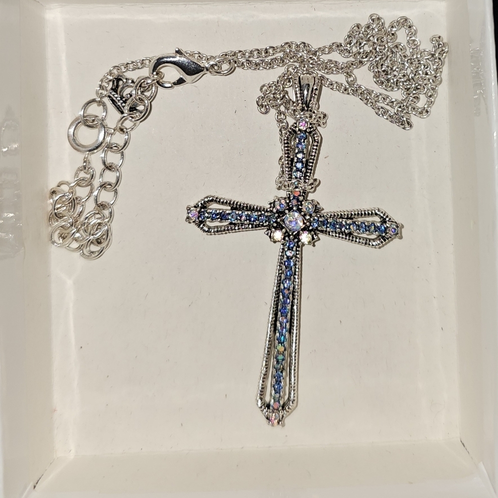 Elegant Silver Cross Pendant Necklace